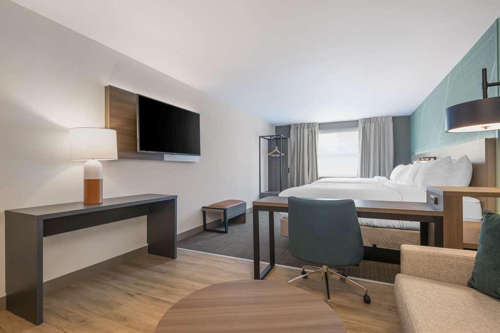 Comfort Suites St. Augustine Historic District Area Room photo